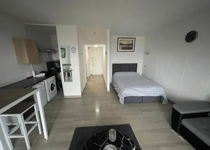 Studio Elegant A Louise, Quartier Prestige De Bruxelles